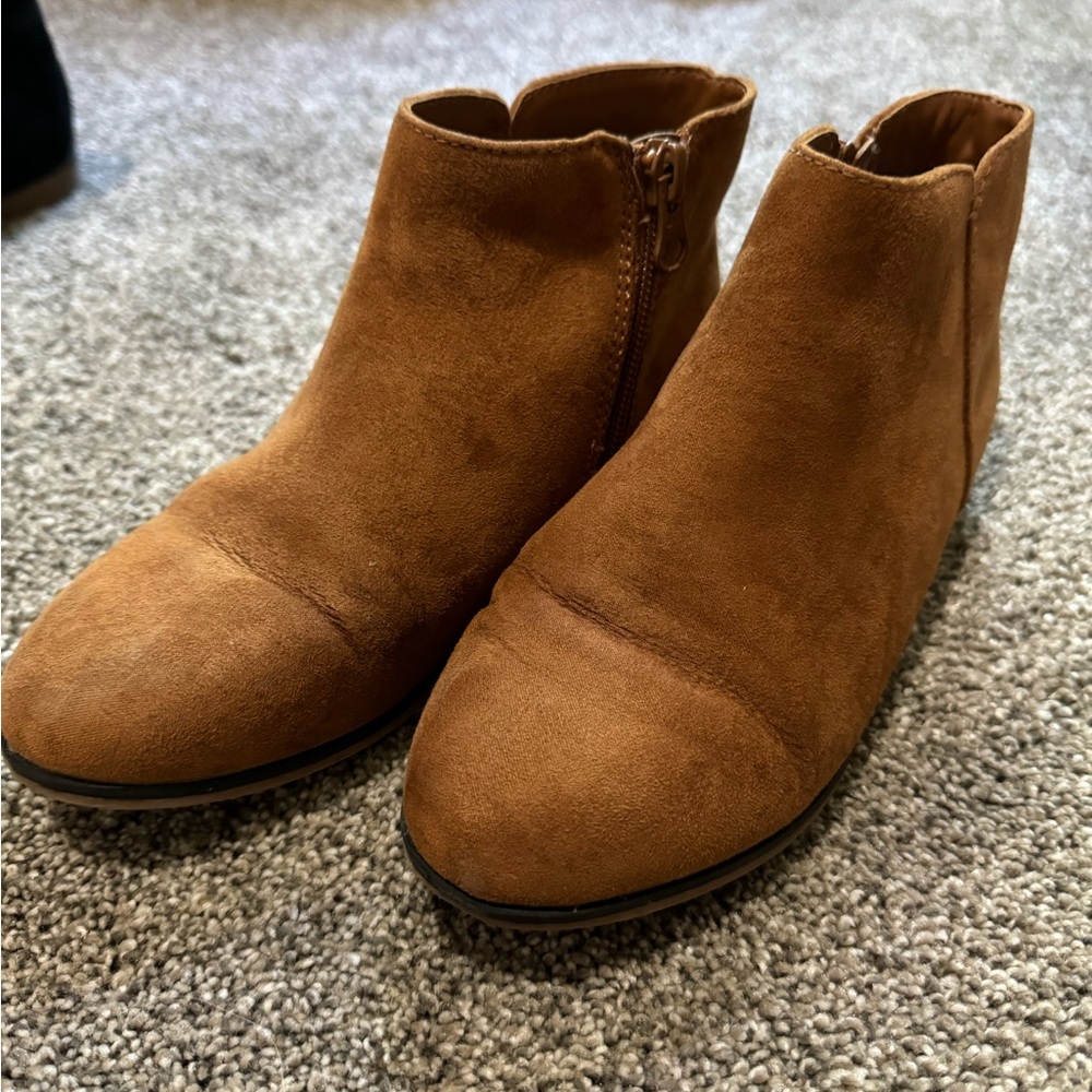 Cat and Jack boots